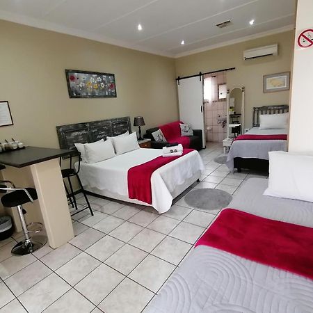Tehillah Guesthouse Upington Exterior photo
