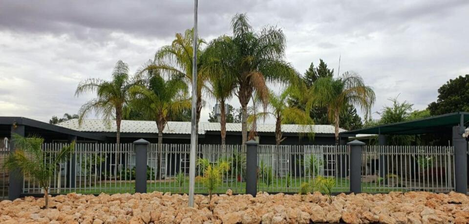 Tehillah Guesthouse Upington Exterior photo